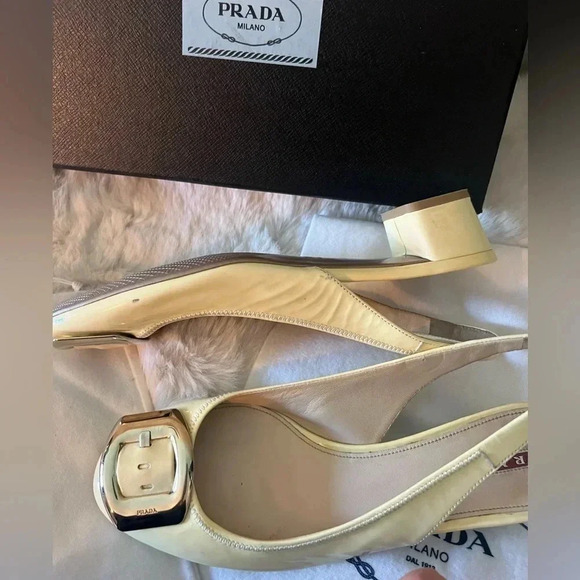 Vintage Prada Sling back Cream Patent Leather shoes… - Picture 17 of 17